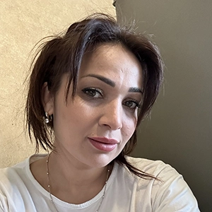 Изображение женщины, написавшей отзыв о консультации